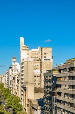 Hava perspektif görünüm 18 de Julio Street, ana caddenin şehrin Montevideo, Uruguay
