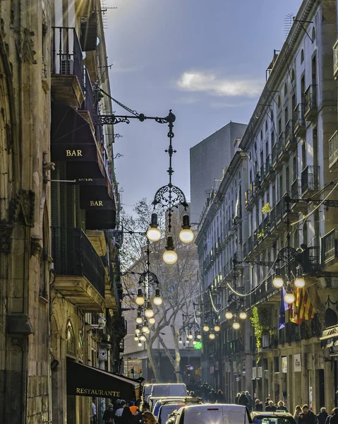 バルセロナ スペイン 2018 スペイン バルセロナ市ゴシック地区における伝統的な通りの分析観点ビュー — ストック写真