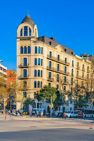 Barcelona Spanje Januari 2018 Stedelijke Winter Dag Scène Lege Avenue — Stockfoto