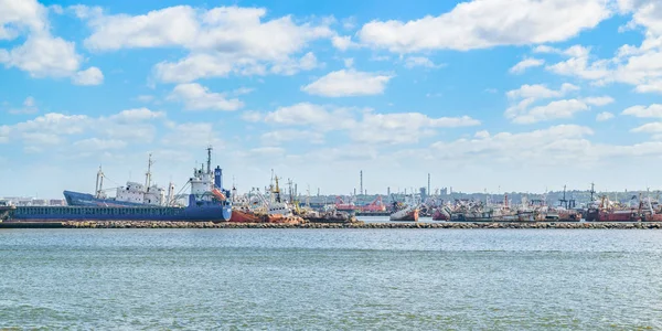乌拉圭蒙特维代奥港的晴天场景 — 图库照片