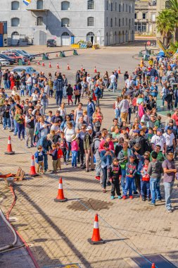 Şehirde montevideo, Uruguay deniz sergisinde limanında Nisan - 2018 - Montevideo, Uruguay, kalabalık