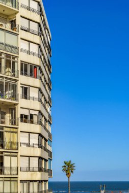 Nehir kenarında apartman binası ve pocitos beach: Montevideo, Uruguay