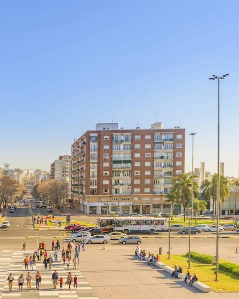 乌拉圭蒙得维的亚 2018年10月 2018年10月 乌拉圭蒙特韦迪奥市的一条背景大道 埃斯普拉纳德广场的城市日场景 — 图库照片