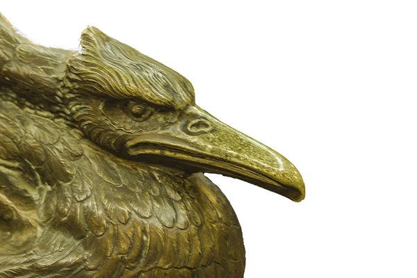 Изолированная Бронзовая Скульптура Птицы Белом Фоне — стоковое фото