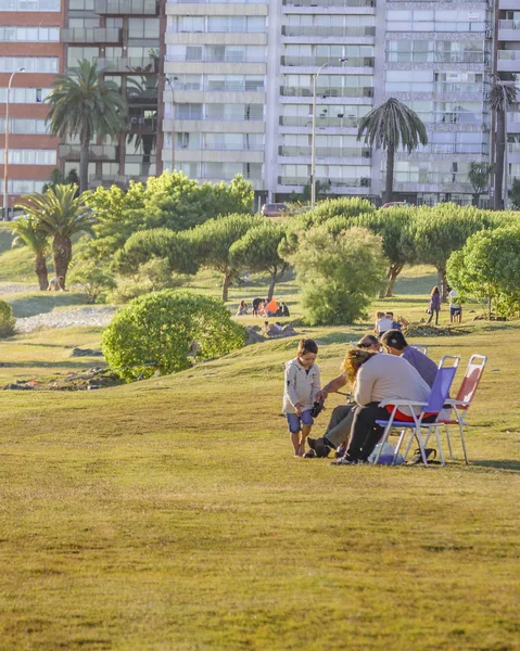 2018 沿岸の夏の都市の日のシーンをモンテビデオ ウルグアイ ウルグアイ モンテビデオ市で — ストック写真