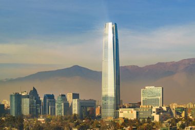 Santiago de chile şehir san cristobal hill bakış açısından havadan görünümü.