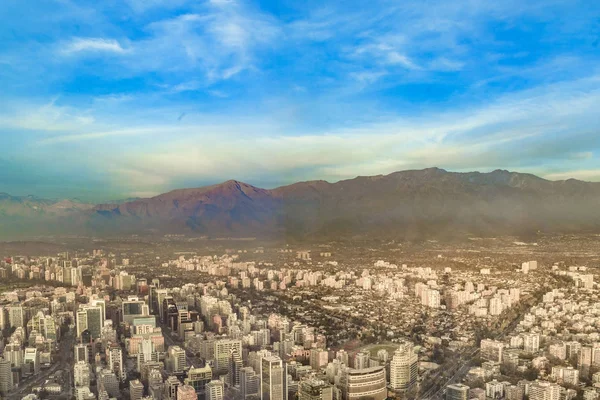 Santiago de chile şehir san cristobal hill bakış açısından havadan görünümü.