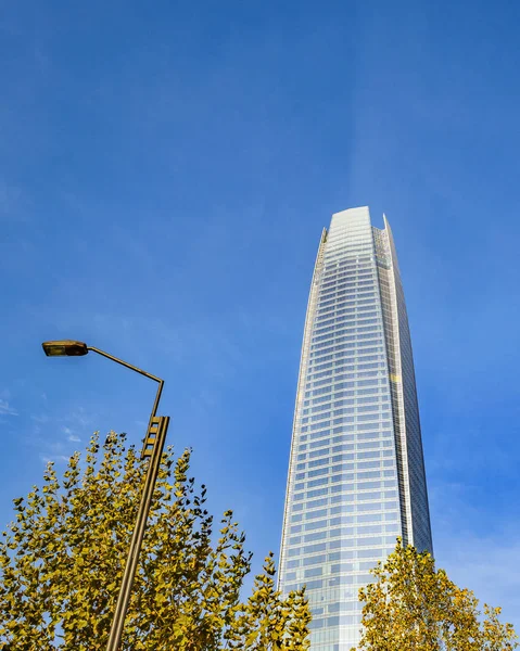 Santiago Chile Chile Maio 2018 Fotografia Baixo Ângulo Famoso Edifício — Fotografia de Stock