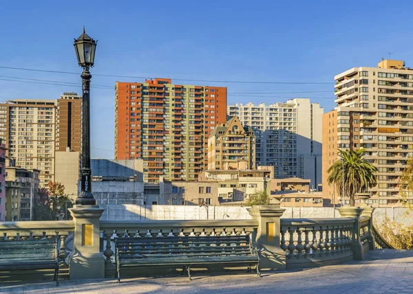 Edificios de apartamentos, Ciudad de Santiago de Chile —  Fotos de Stock