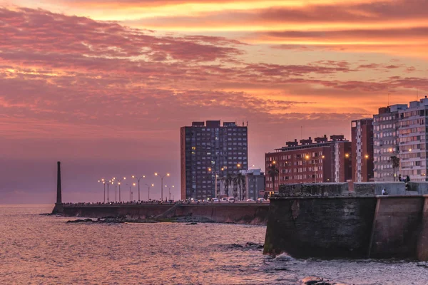 Rambla Sur，蒙得维的亚日落场景 — 图库照片