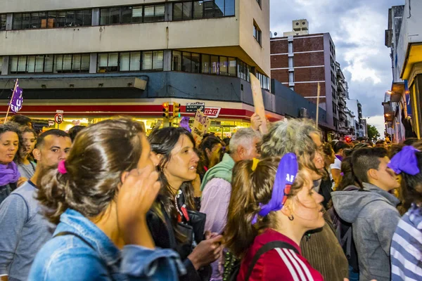 Marsch zum internationalen Frauentag, montevideo, uruguay — Stockfoto