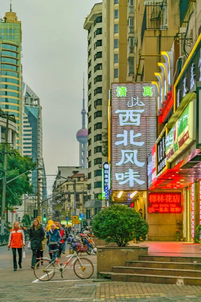 Nanjing Road, Шанхай, Китай — стокове фото