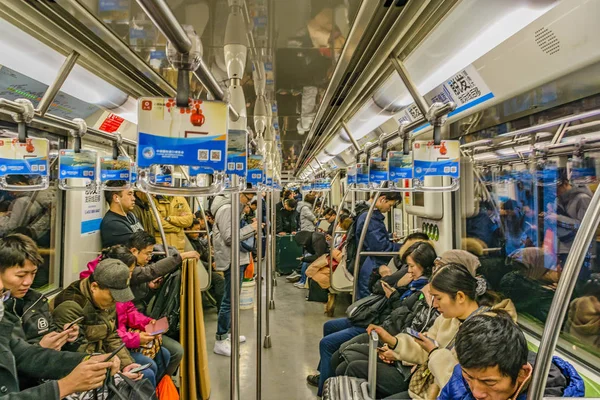 Subway Train interiör, Shanghai, Kina — Stockfoto