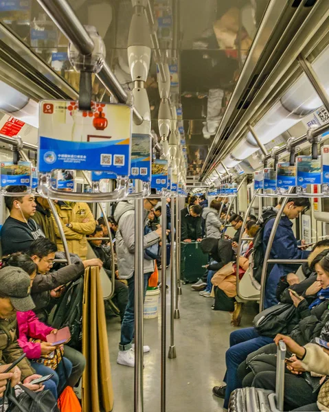 Subway Train interiör, Shanghai, Kina — Stockfoto