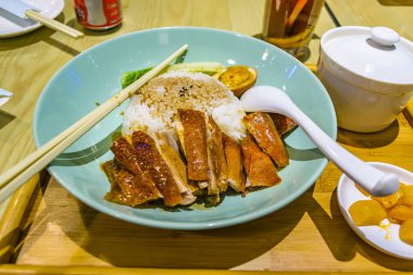 Kızarmış ördek Çin yemeği