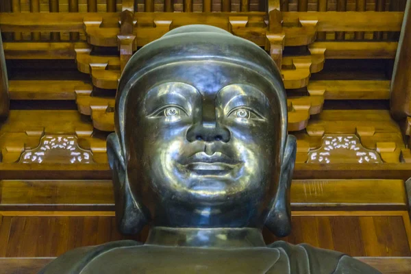 Buda Escultura, Templo Jingan, Xangai, China — Fotografia de Stock