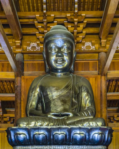 Buda Escultura, Templo Jingan, Xangai, China — Fotografia de Stock