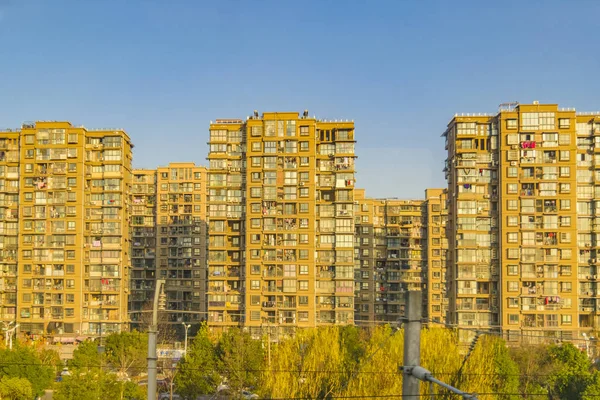 Appartement gebouwen trein Point of View, Shanghai, China — Stockfoto