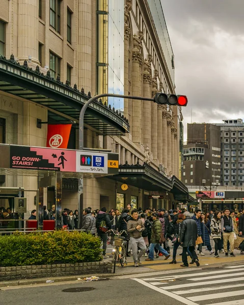 Zsúfolt Urban Scene, Osaka-Japán — Stock Fotó