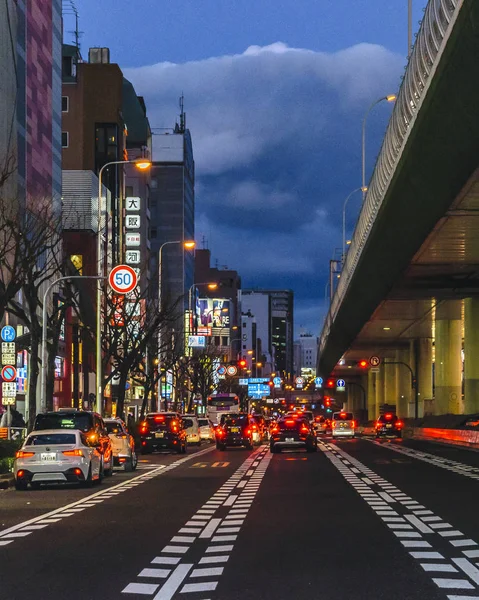 アーバンナイトシーン、大阪、日本 — ストック写真