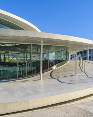 Osaka Sanat Üniversitesi Dış Bina