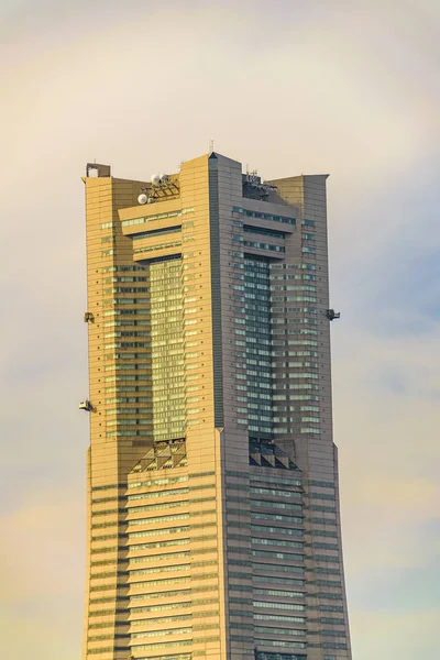 Постмодернистское здание, Йокогама, Япония — стоковое фото