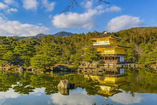 Pabellón de Oro Kinkakuji, Kioto, Japón — Foto de Stock