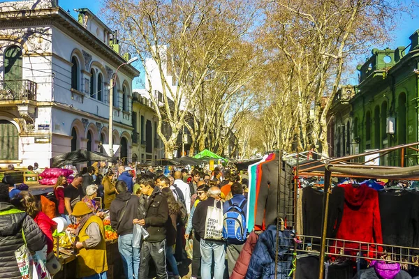 Трістан Narvaja справедливої вулиці, Монтевідео, Уругвай — стокове фото