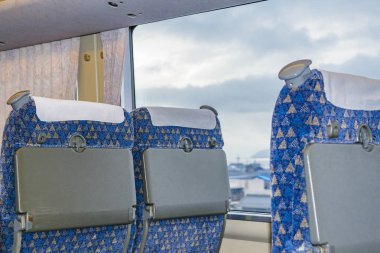 Boş Tren Koltukları, Japonya