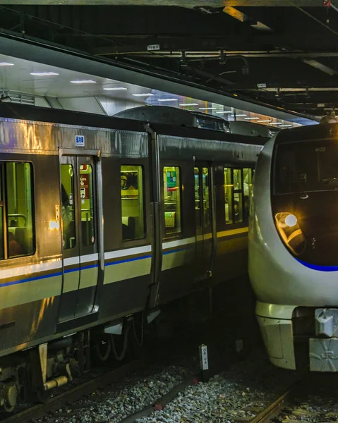 Trein aankomst op station, Kyoto, Japan — Stockfoto