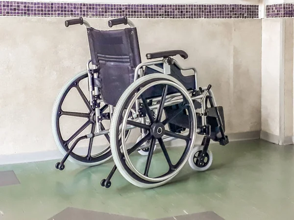 Cadeira de rodas no Hospital Hall, Montevidéu, Uruguai — Fotografia de Stock