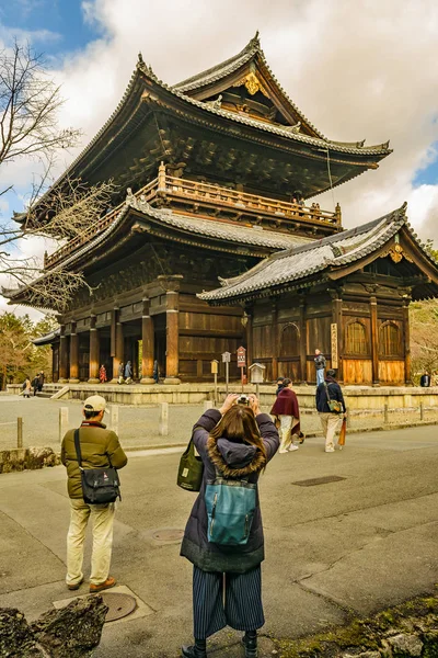 Temple facade, Kyoto, Japan — Stockfoto