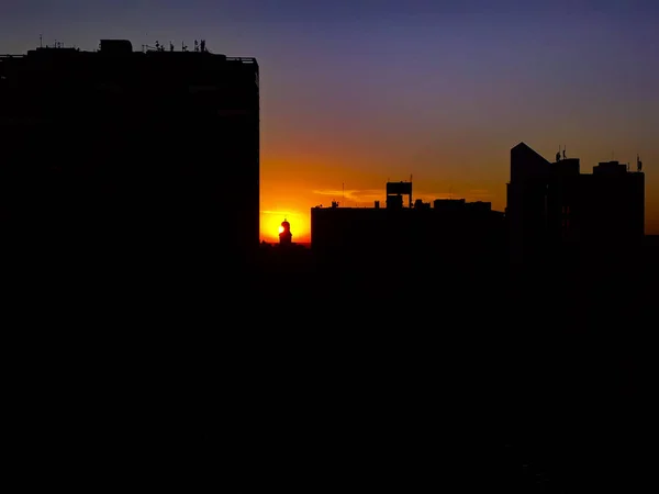 Montevideo urban slhouette sonnenuntergang szene — Stockfoto