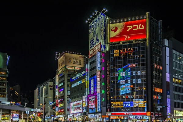 Distrito de Shinjuku Urban Night Scene, Tóquio, Japão — Fotografia de Stock