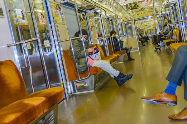 Halv inträde tunnelbana interiör, Tokyo prefektur, Japan — Stockfoto