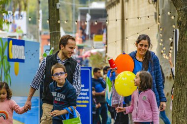 Fair Park'ta Gülümseyen Aile, Montevideo, Uruguay