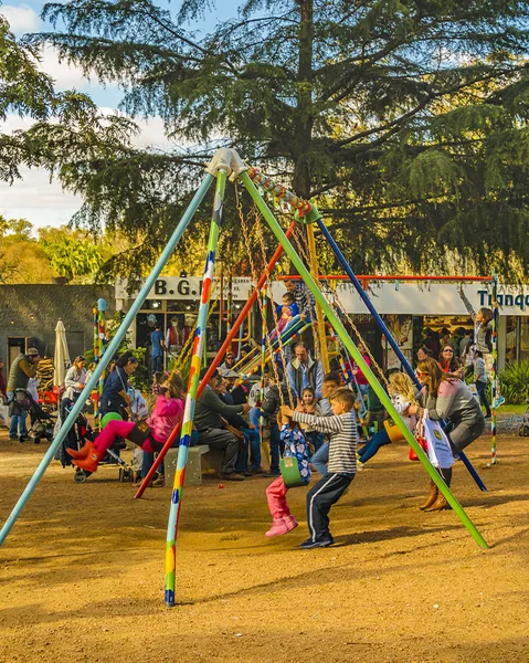 Gyerekek játékok, vidéki kiállítás, Montevideo, Uruguay — Stock Fotó