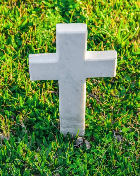 Cruz Pequena, Cemitério, Montevidéu, Uruguai — Fotografia de Stock