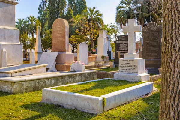 Cruces en el pequeño cementerio, Montevideo, Uruguay —  Fotos de Stock