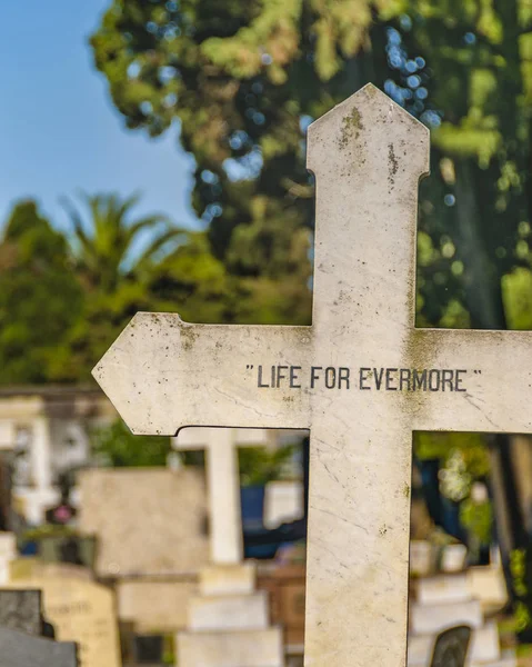 Kreuze auf kleinem Friedhof, montevideo, uruguay — Stockfoto