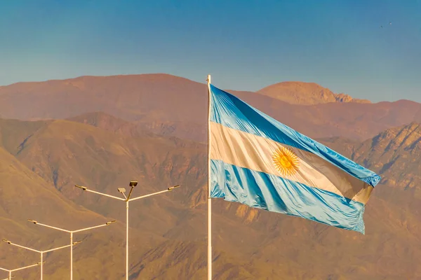 Bandeira Argentina Linhas Eletricidade Paisagem Dia Livre Cena — Fotografia de Stock