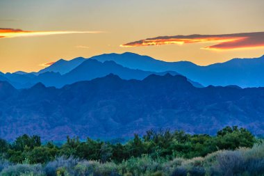 La Rioja vilayetindeki dağlar ve sıradağların manzarası, Arjantin
