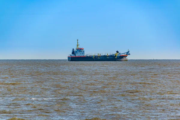 Navio Comercial Que Navega Rio Cidade Montevideo Uruguai — Fotografia de Stock