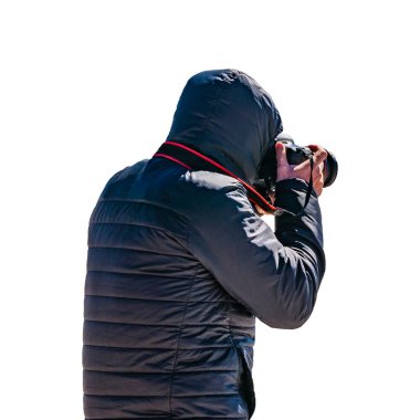 Arkaya bakan yetişkin bir adam izole fotoğraf çekiyor.