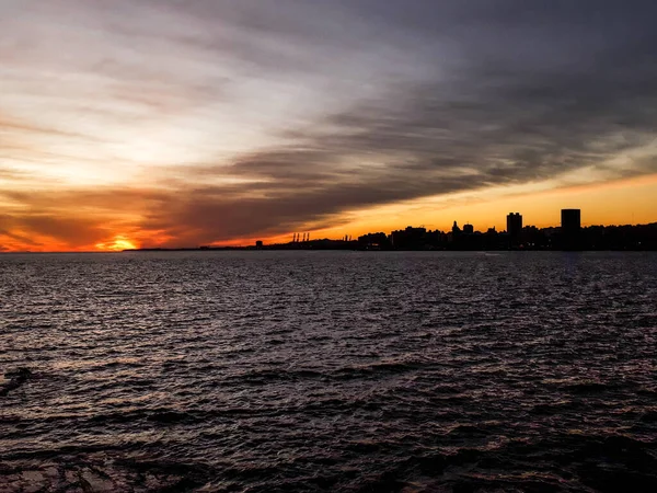 Scena Silhouette Urbana Notturna Del Tramonto Costiero Montevideo City Uruguay — Foto Stock