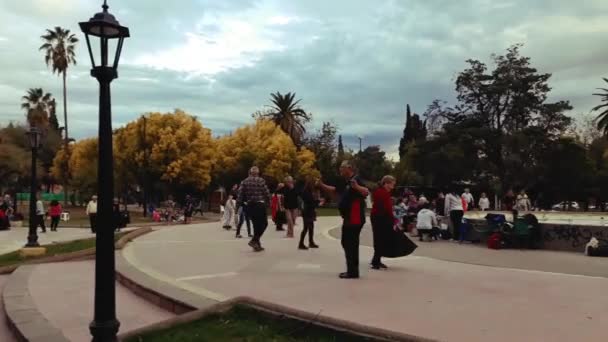Mendoza Argentina Kwiecień 2019 Ludzie Tańczący Tradycyjną Argentyńską Muzykę Ludową — Wideo stockowe