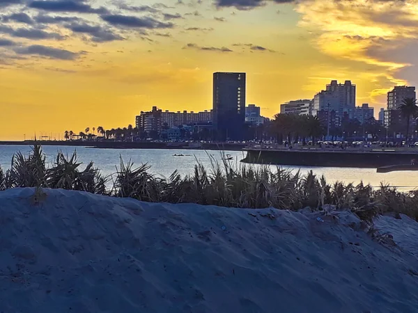 Kaupunkien Rannikko Päivä Kohtaus Montevideo Kaupunki Uruguay — kuvapankkivalokuva