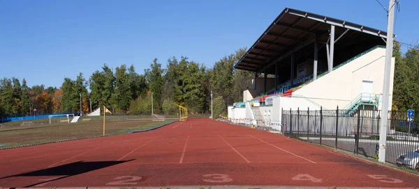 Poziția Pornire Benzii Alergare Roșie Stadionul Rural Din Chuvashia Începutul — Fotografie, imagine de stoc