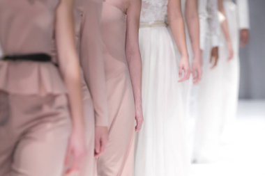 Gösteri, podyum olay, pist defile