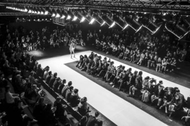 Defile, podyum, pist bilerek bulanık olay